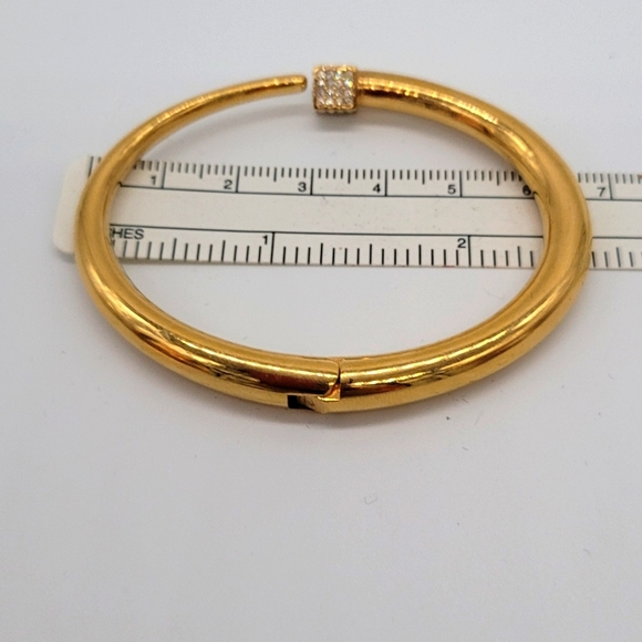 Vita Fede Single 24k Yellow Gold plated Swarovski Crystals Cuff Bracelet New